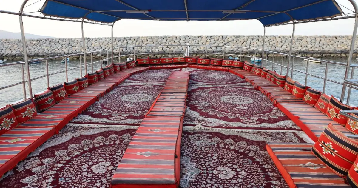 What’s Included in the BBQ Seafood Menu on a Musandam Cruise